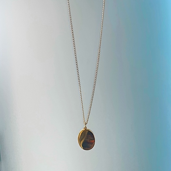 Olive Stone Pendant with Gold necklace - Picture 2 of 7